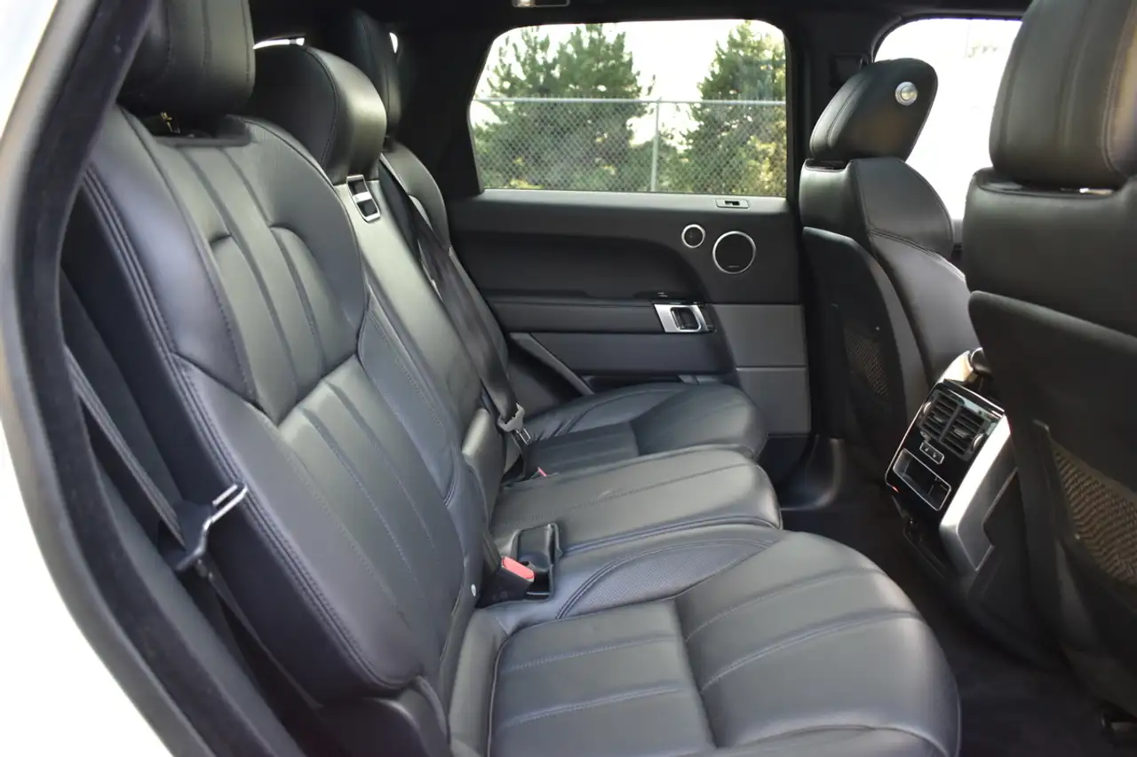 Land Rover Range Rover Sport снимка Land Rover Range Rover Sport