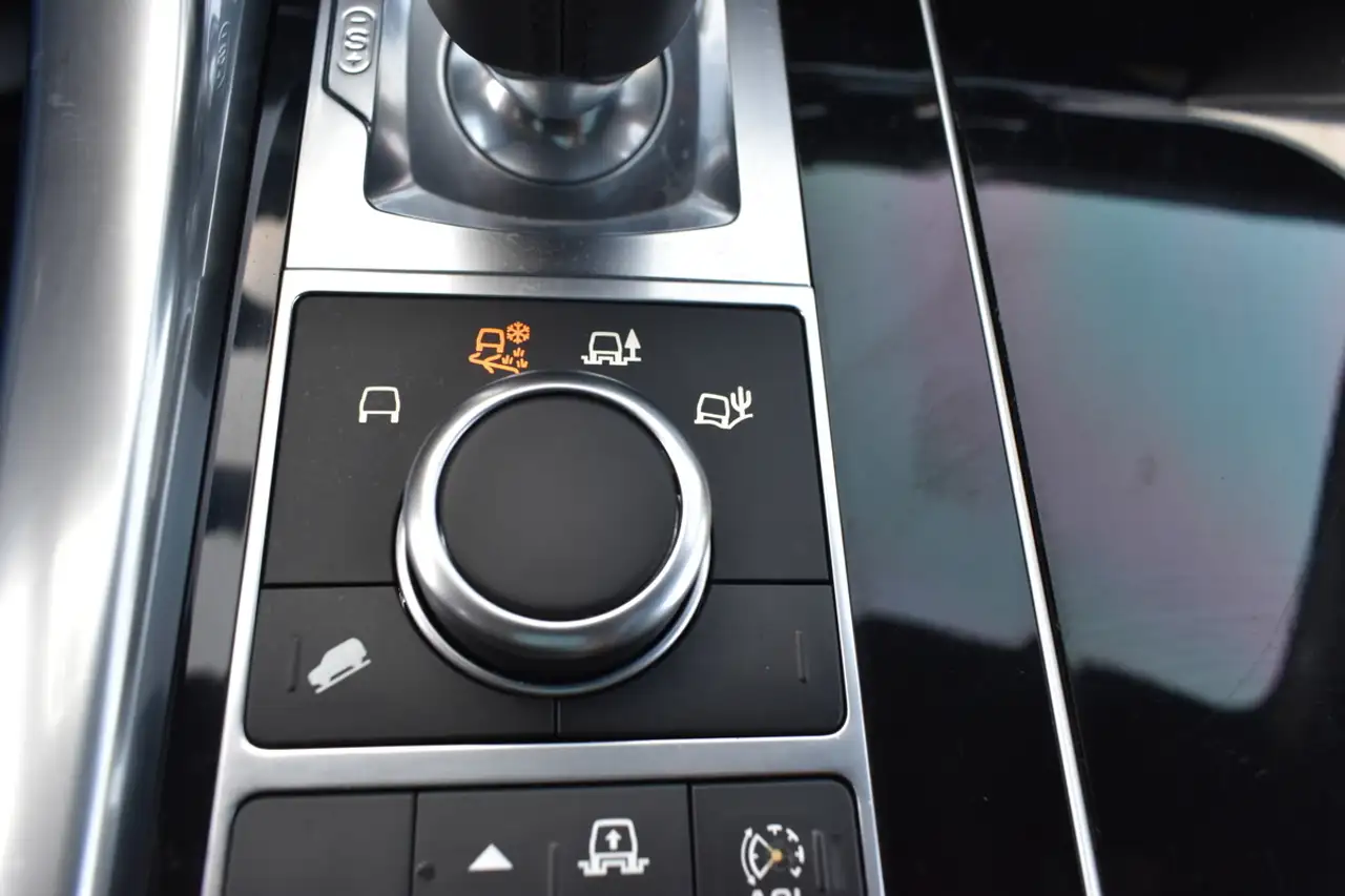 Land Rover Range Rover Sport снимка Land Rover Range Rover Sport