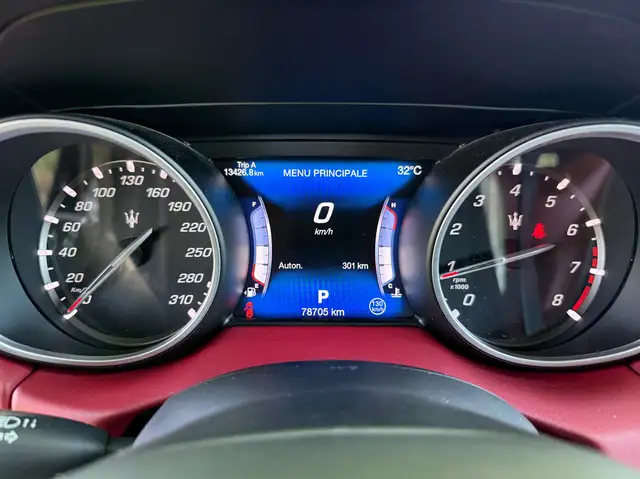 Maserati Levante view 16
