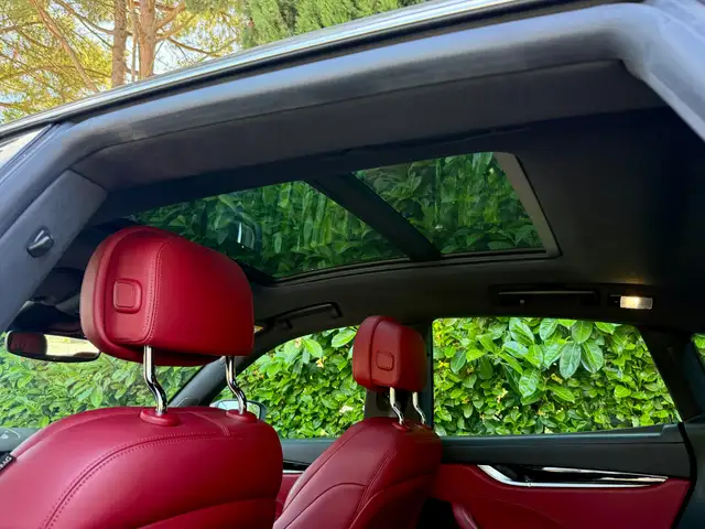 Maserati Levante view 20