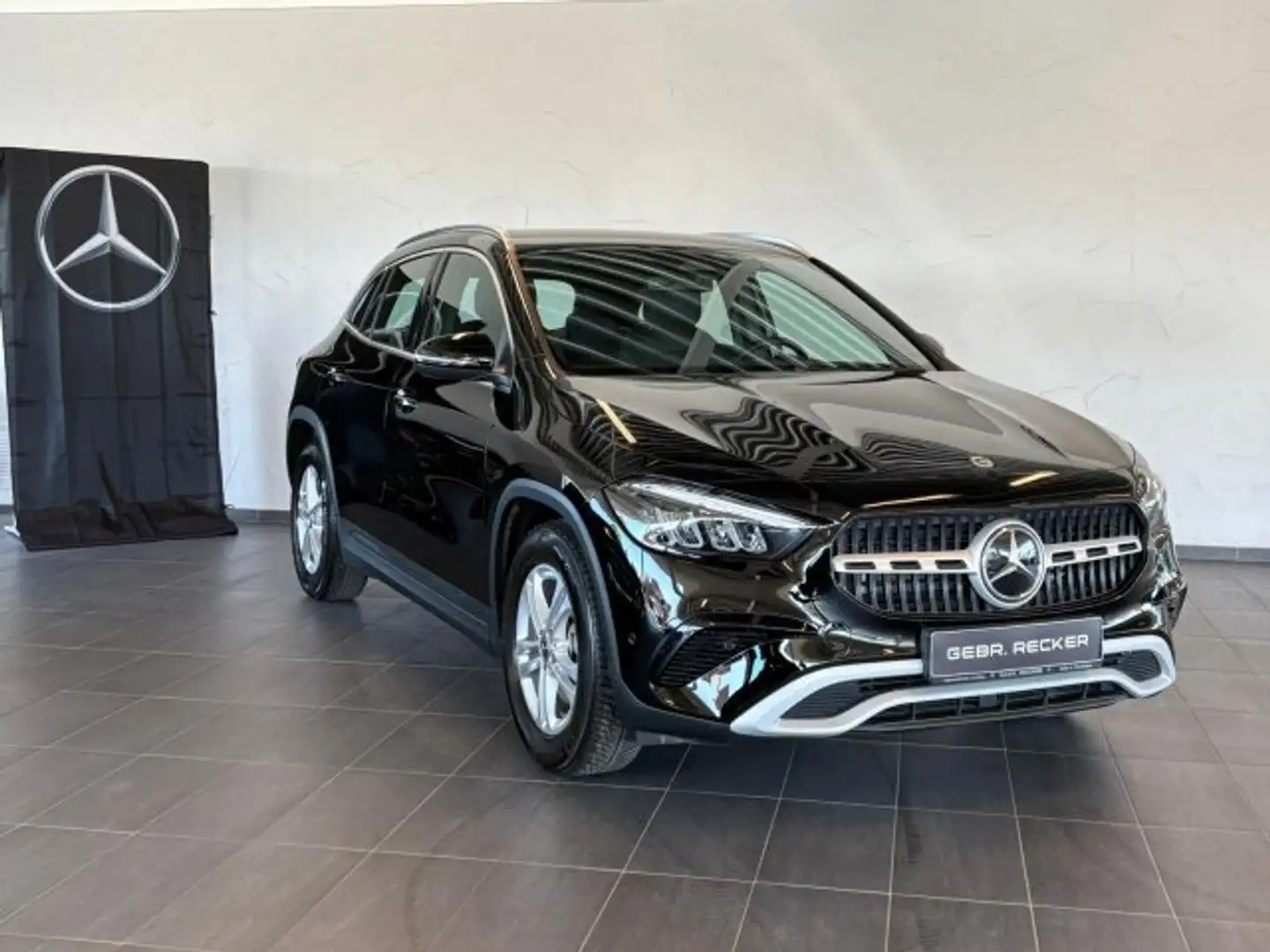 Mercedes-Benz GLA 200 GLA 200 Advanced MBUX NaviPremium LED Kamera DAB Negro - 1