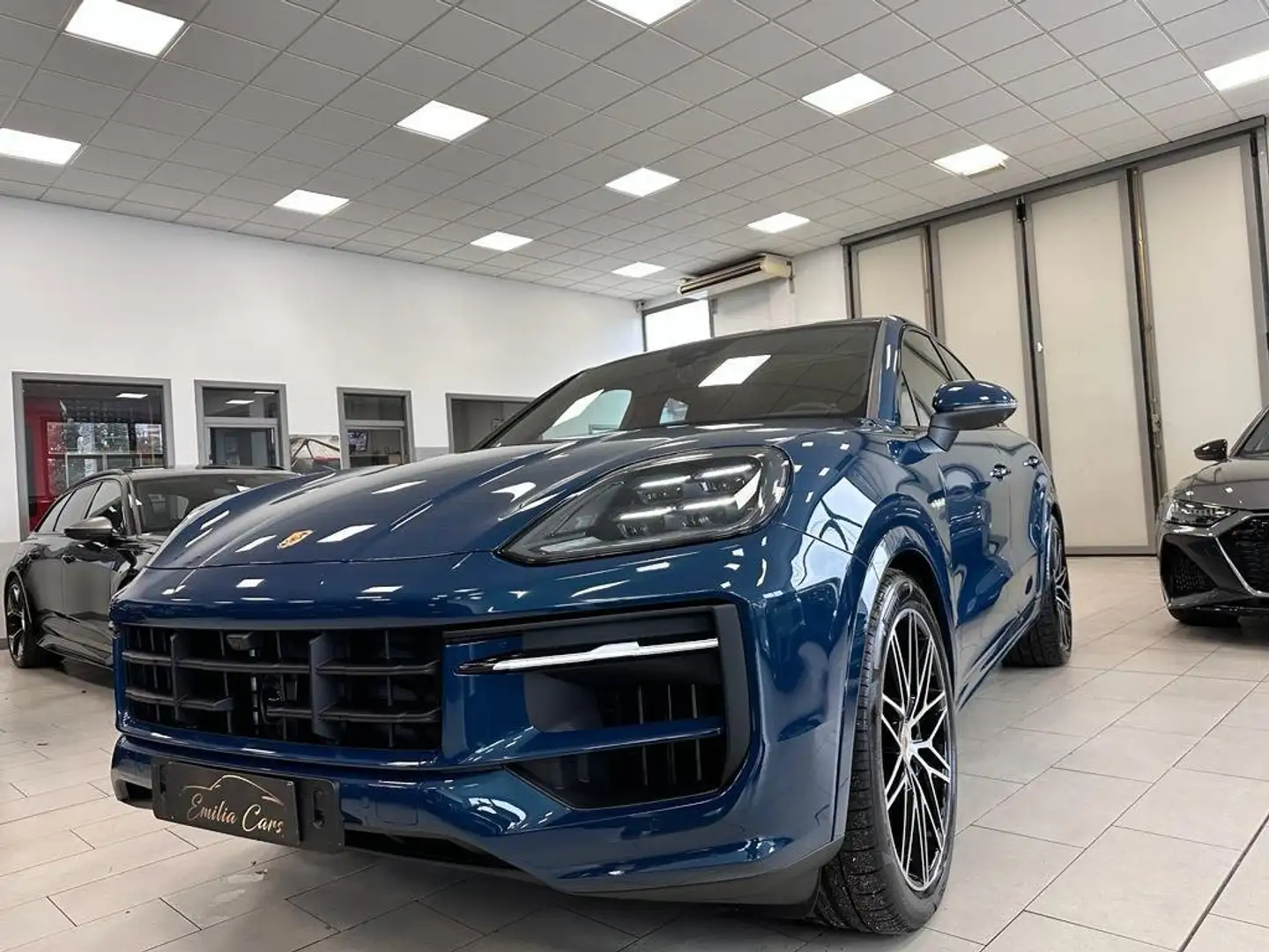 Porsche Cayenne 3.0 e-hybrid "NEW MODEL" Blauw - 1