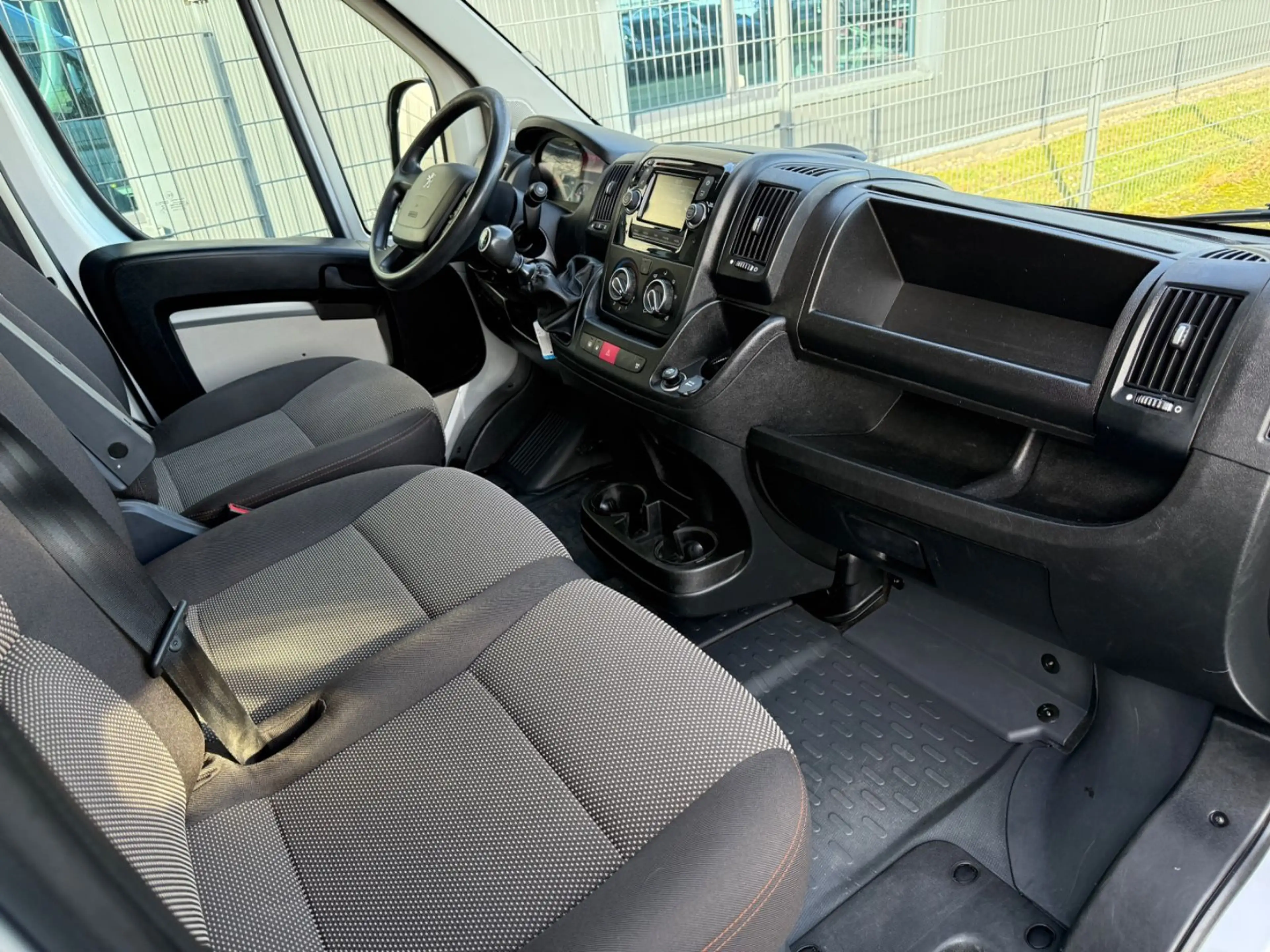 Peugeot Boxer 2.0 Blue-HDi 333 L2H2 *KLIMA*MWST AUSWEISB — photo 14