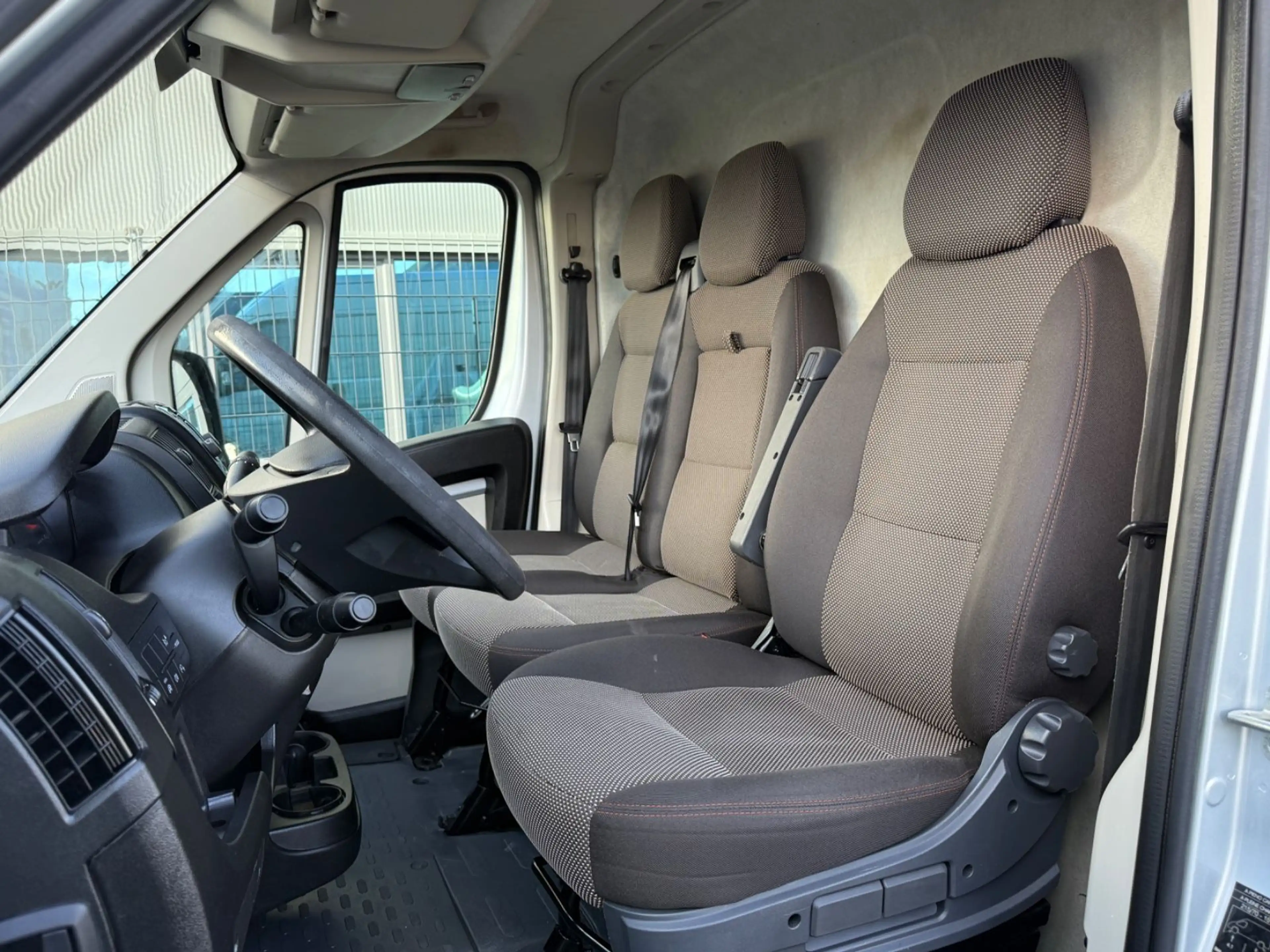 Peugeot Boxer 2.0 Blue-HDi 333 L2H2 *KLIMA*MWST AUSWEISB — photo 11