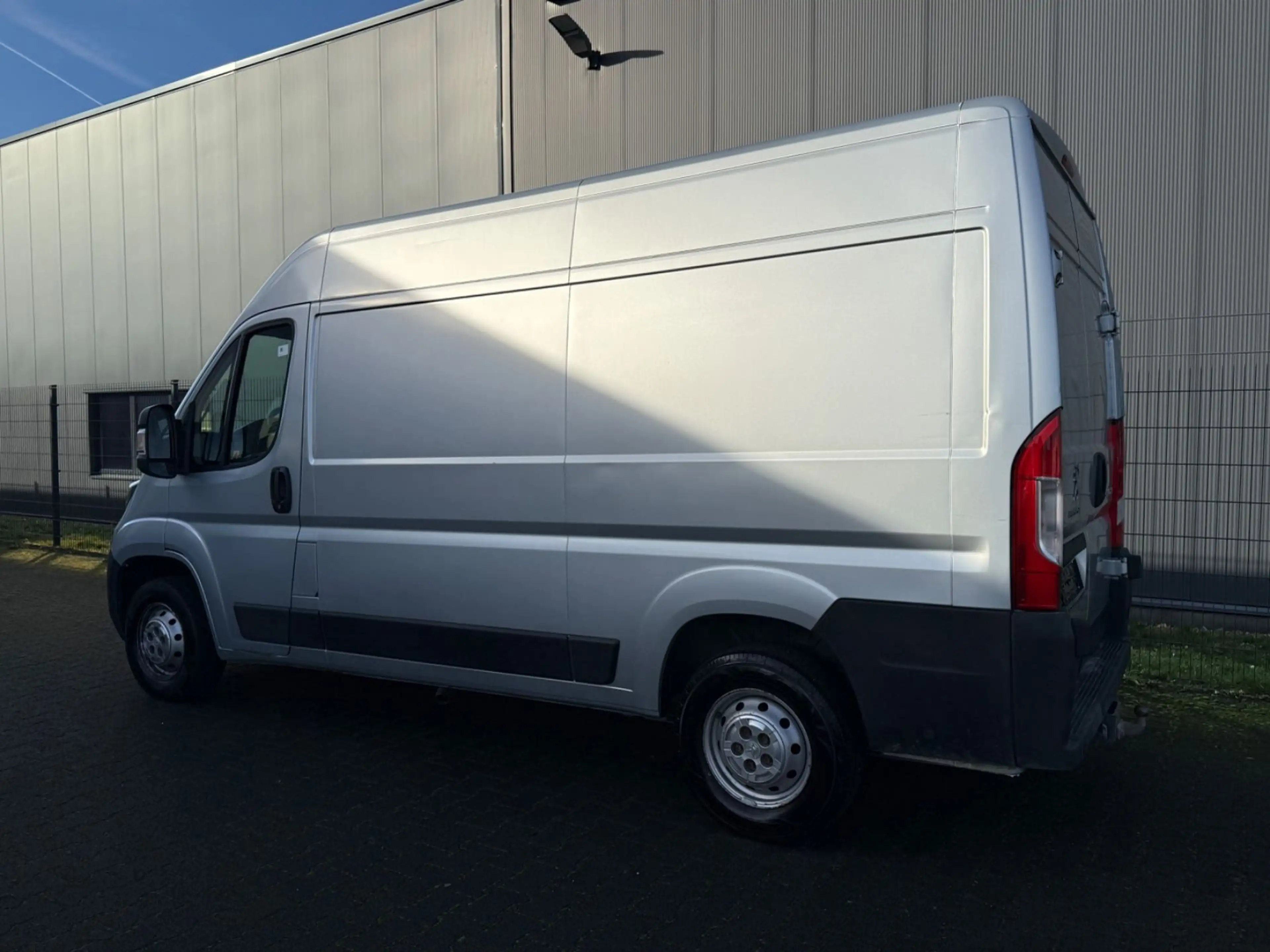 Peugeot Boxer 2.0 Blue-HDi 333 L2H2 *KLIMA*MWST AUSWEISB — photo 8