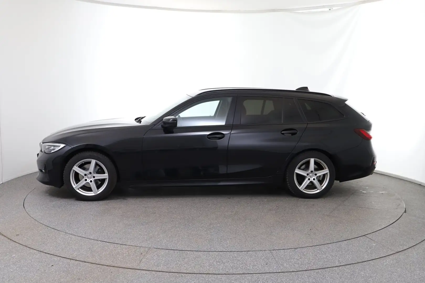 BMW 320 BMW 320d Touring 48 V Mild-Hybrid-Technologie Aut. Schwarz - 2
