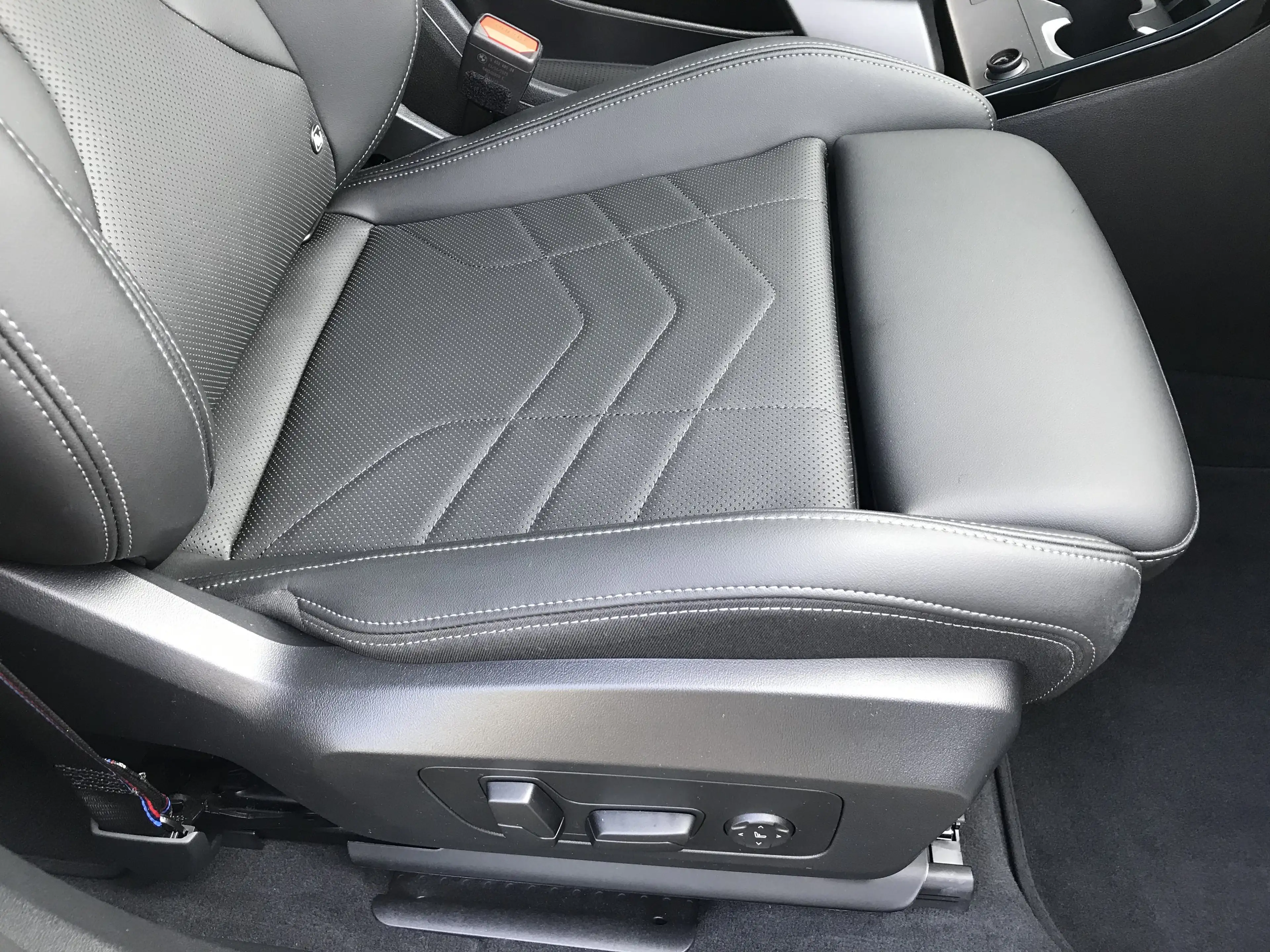 BMW X2 xDrive20d M Sportpaket Head-Up HK HiFi DAB — photo 8