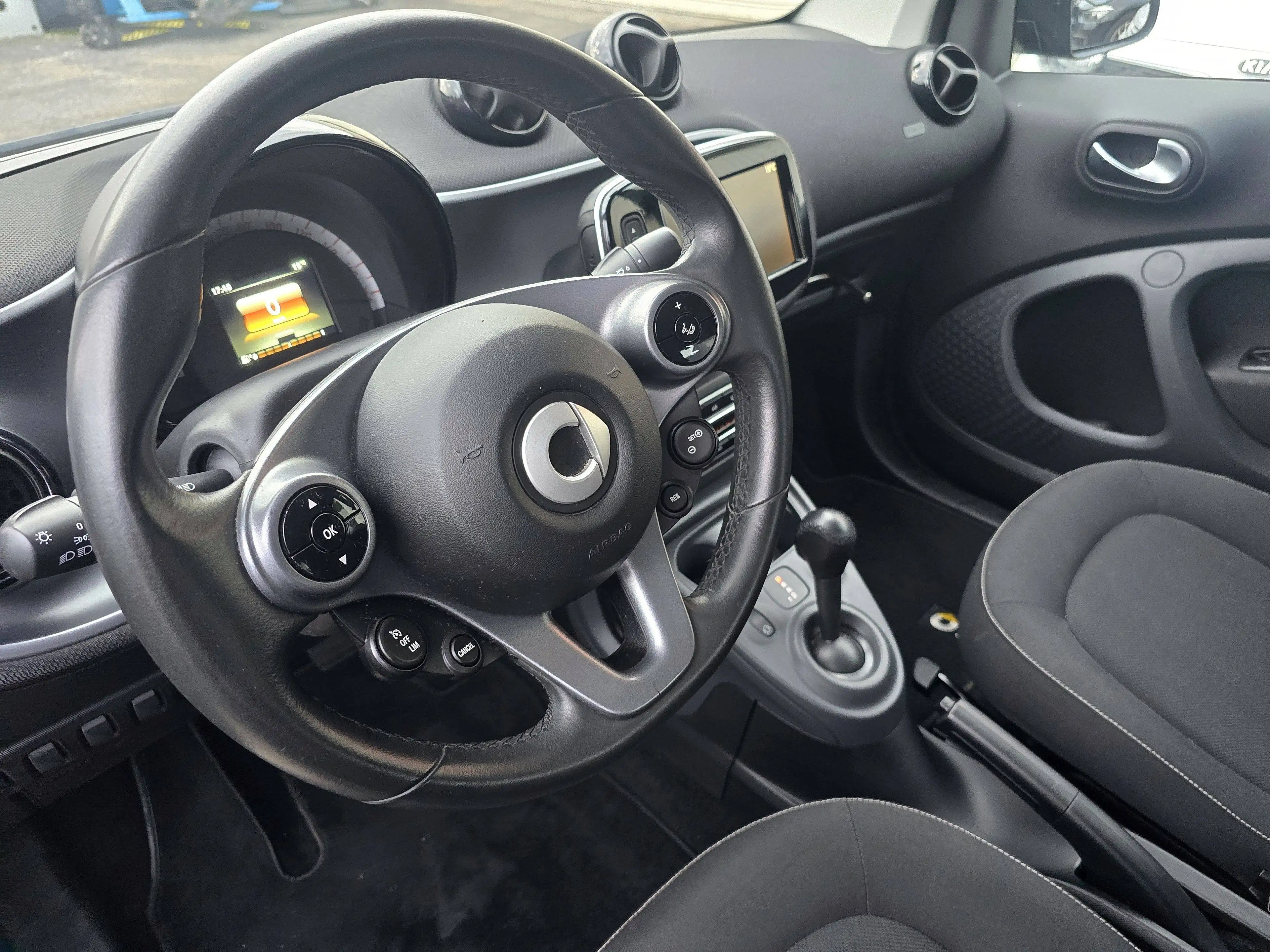 smart forTwo Cabrio*Automatik*Servo*Navi*Allwetter*SHZ* — photo 13