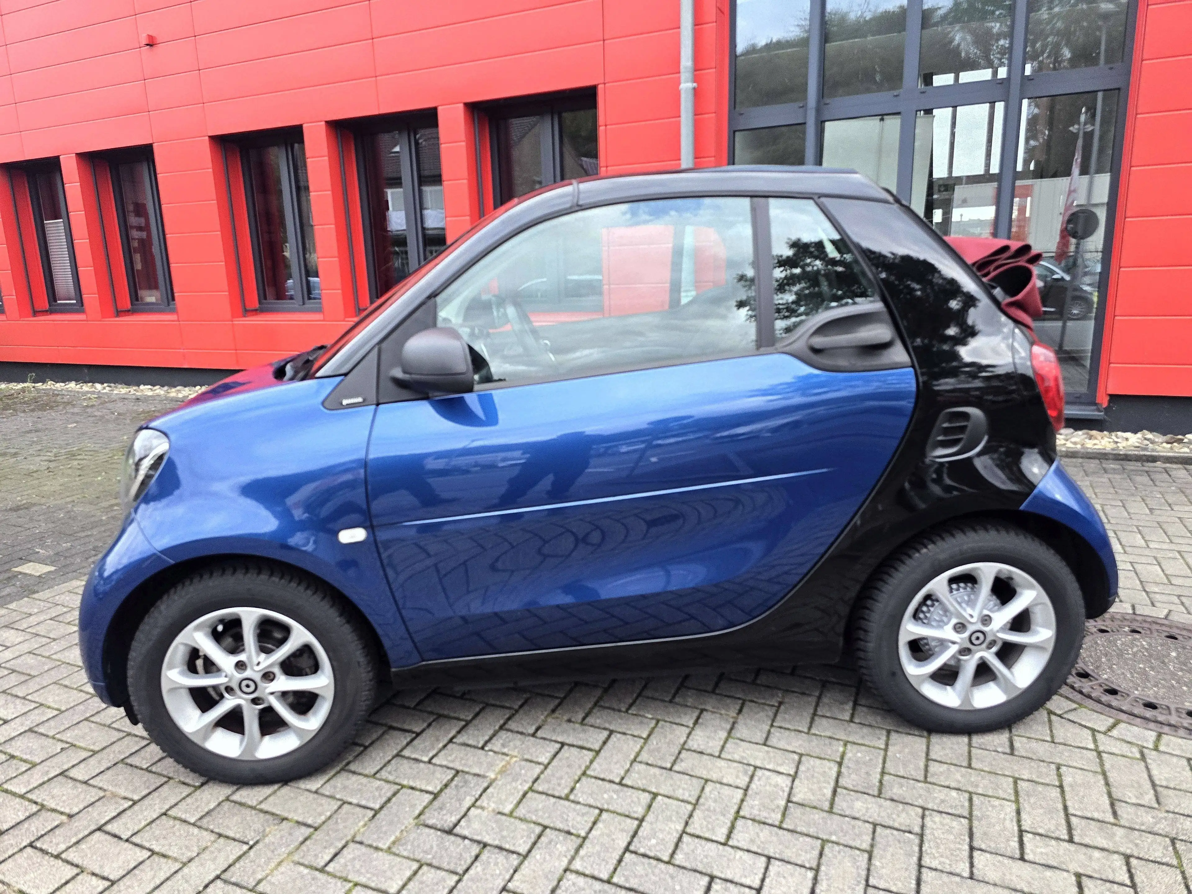 smart forTwo Cabrio*Automatik*Servo*Navi*Allwetter*SHZ* — photo 5