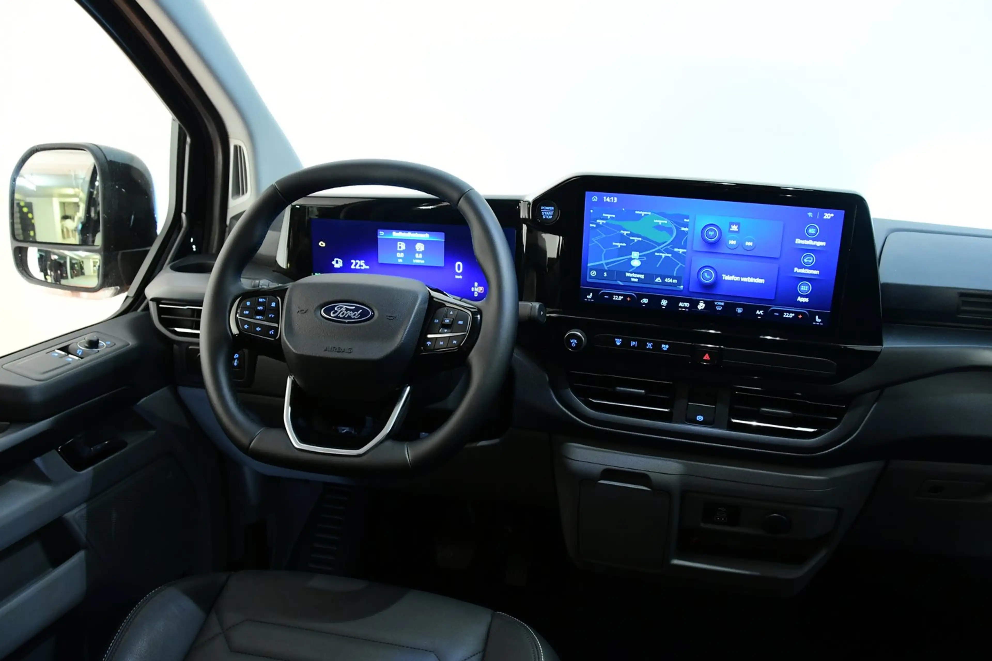 Ford Tourneo Custom Bus 2,0 EcoBlue 320 L1H1 — photo 12