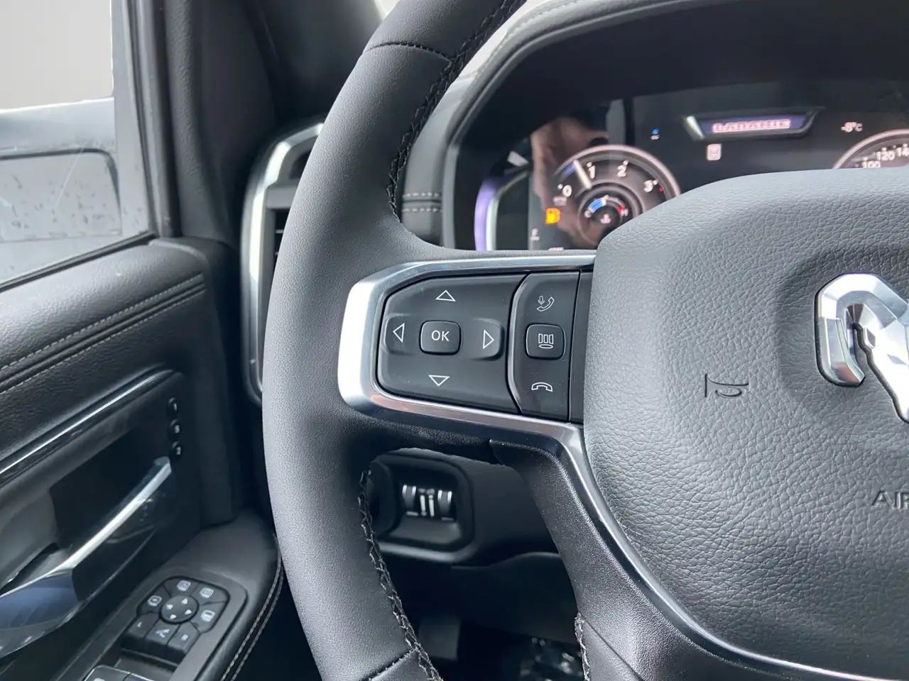 RAM 2500 снимка RAM 2500