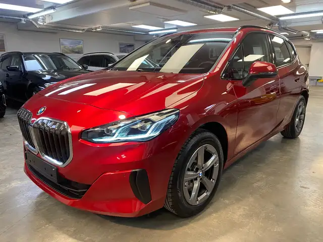Bmw 220 i Active Tourer nur 4.664 km ! Kamera AHK !