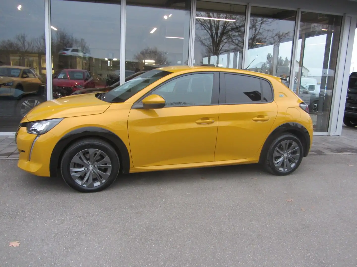 Peugeot 208 Elektromotor 136 Active Pack Jaune - 1