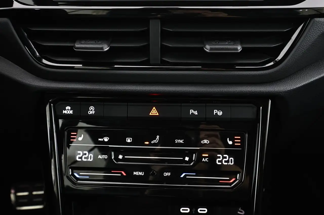 Volkswagen T-Roc 1.5 TSI R-Line IQ.DRIVE|Matrix|Nav|S-/LRHZ 13