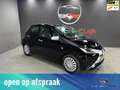 Toyota Aygo 1.0 VVT-i x-play|Cruise|Camera|NAP|Onderhoud Noir - thumbnail 1