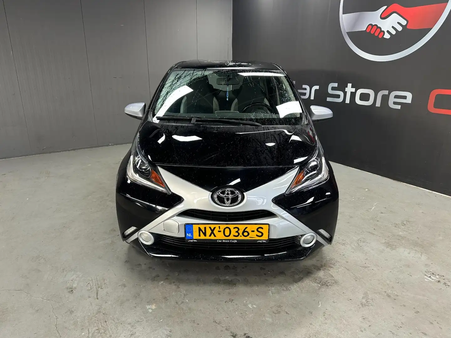 Toyota Aygo 1.0 VVT-i x-play|Cruise|Camera|NAP|Onderhoud Noir - 2
