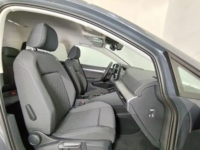Volkswagen Golf view 5