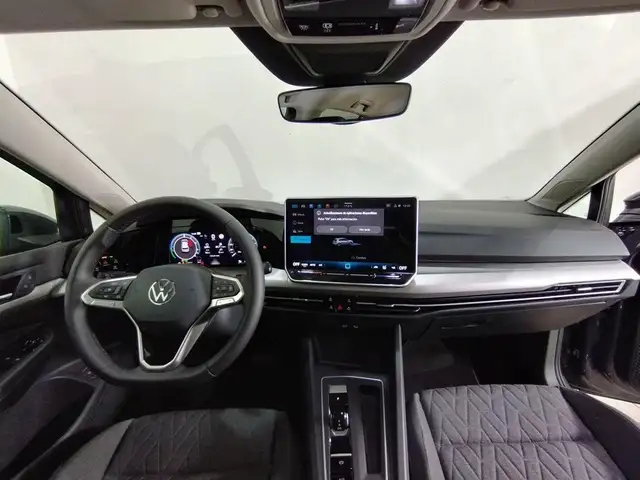 Volkswagen Golf view 4