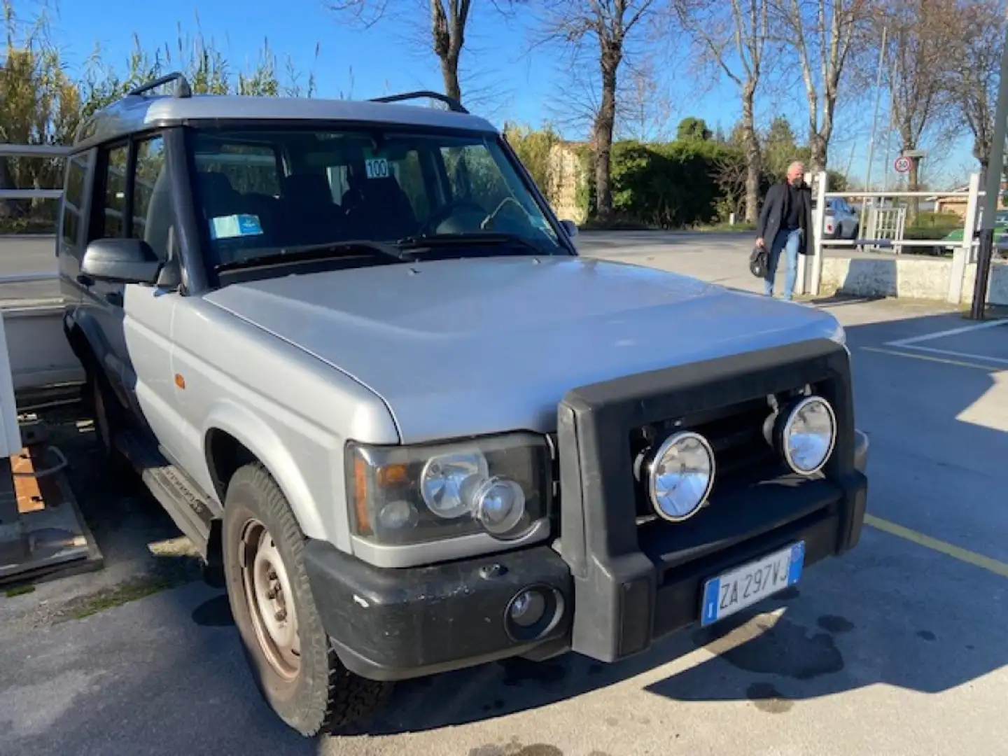 Land Rover Discovery 2.5 Td5 5 porte S siva - 2