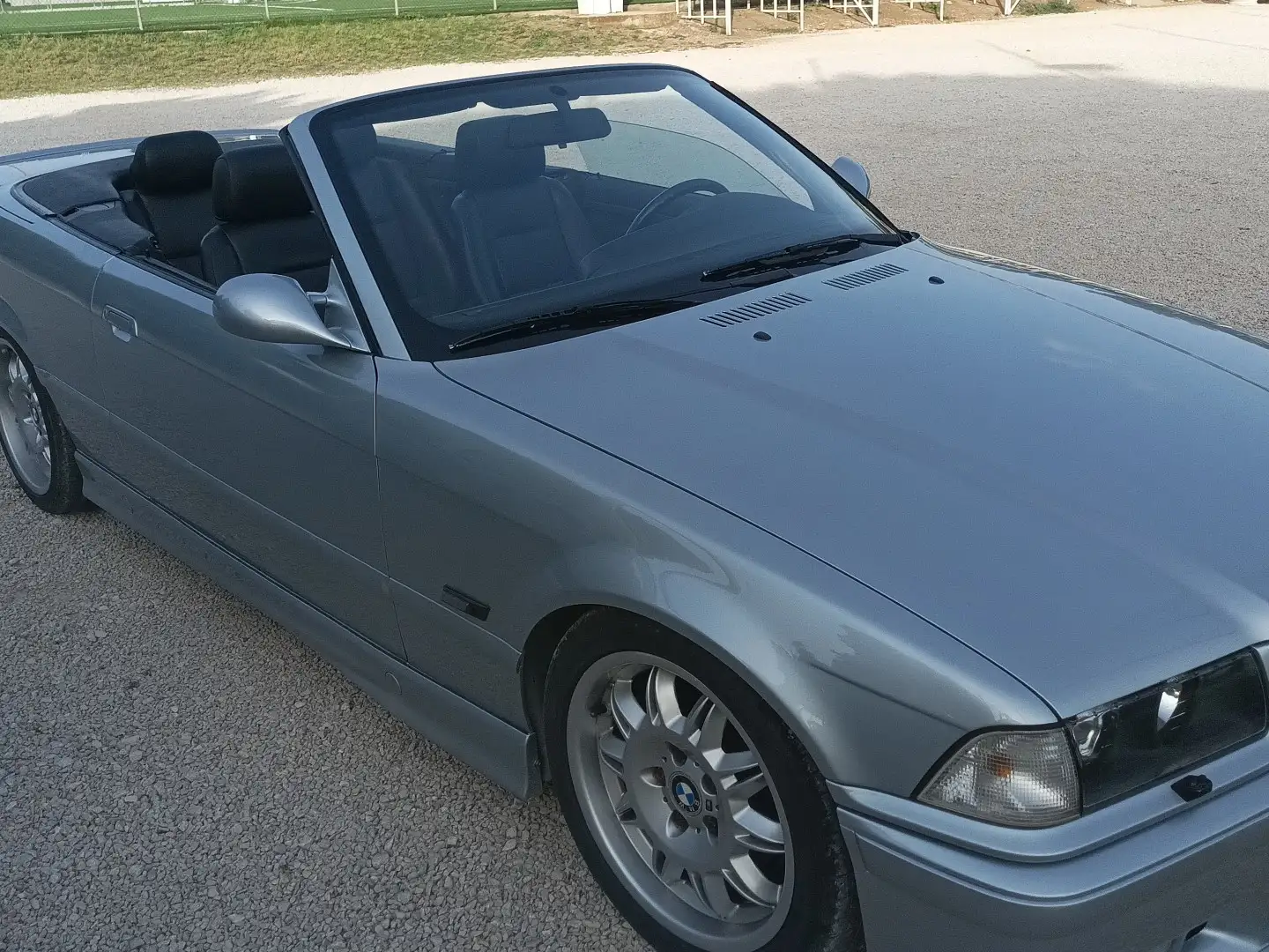 BMW 320 320i Cabrio - 2