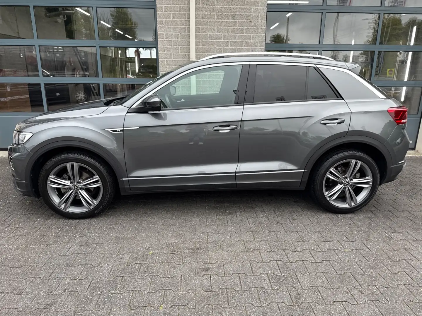 Volkswagen T-Roc 1.5 TSI Sport Business R-LINE | Gris - 2