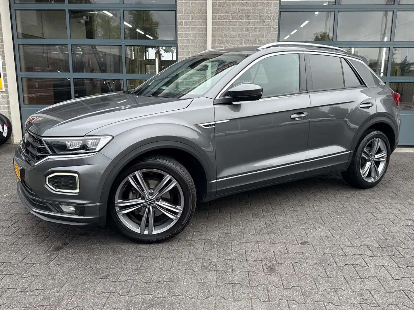 Volkswagen T-Roc 1.5 TSI Sport Business R-LINE | Gris - 1