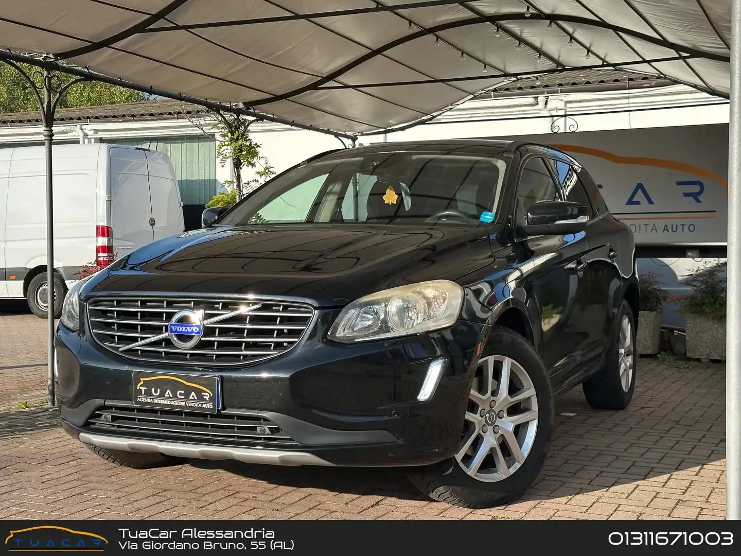 Volvo XC60 Business Plus 2.0 D3 Schwarz - 1