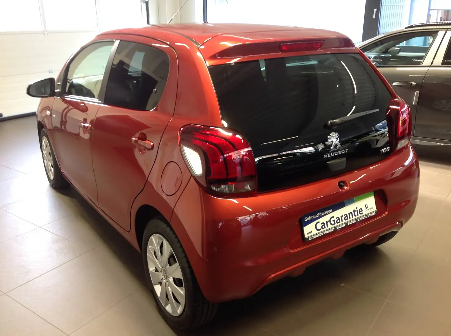 Peugeot 108 Style 72 S&S 5 Türer Rot - 2