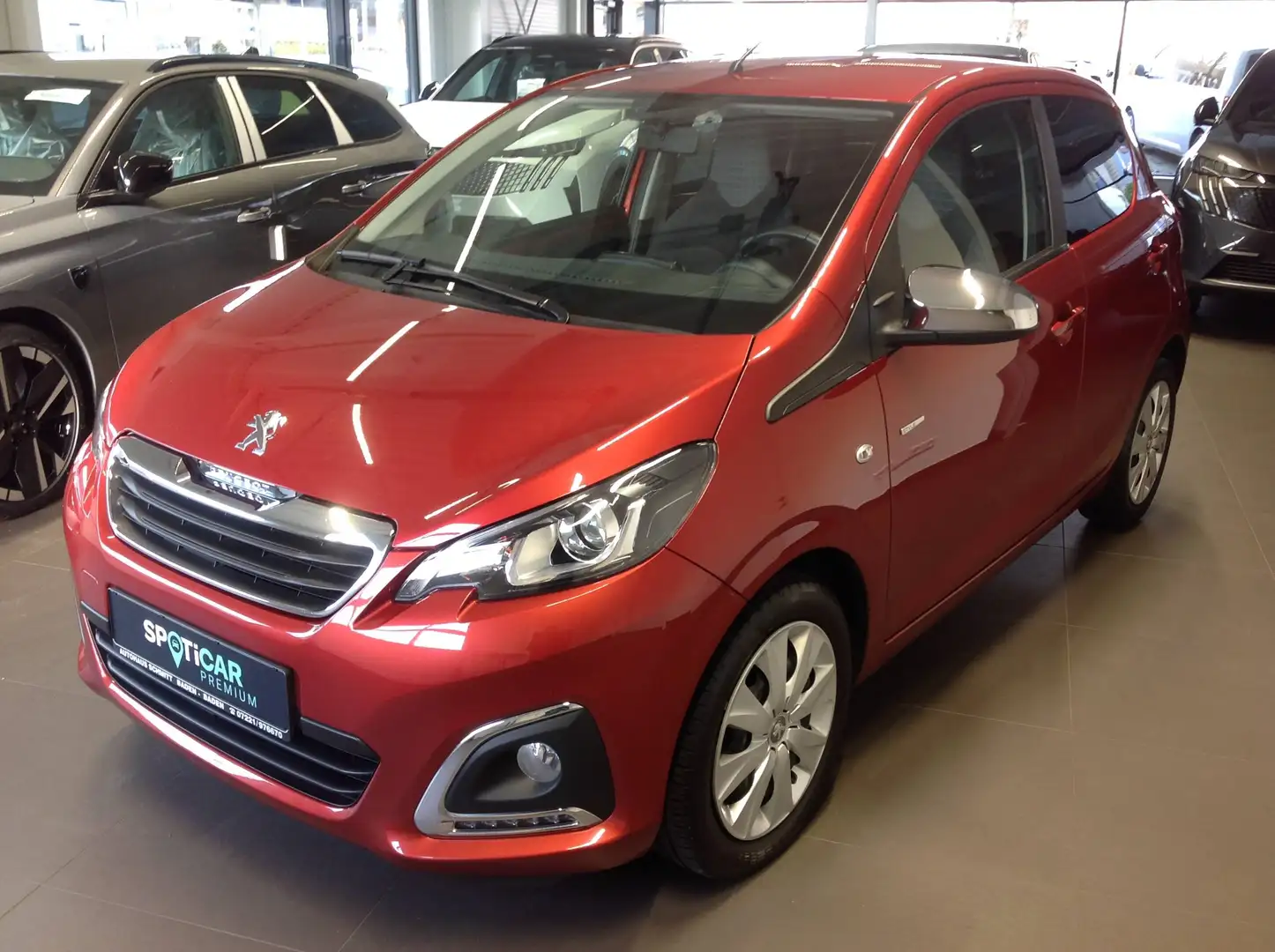 Peugeot 108 Style 72 S&S 5 Türer Rot - 1