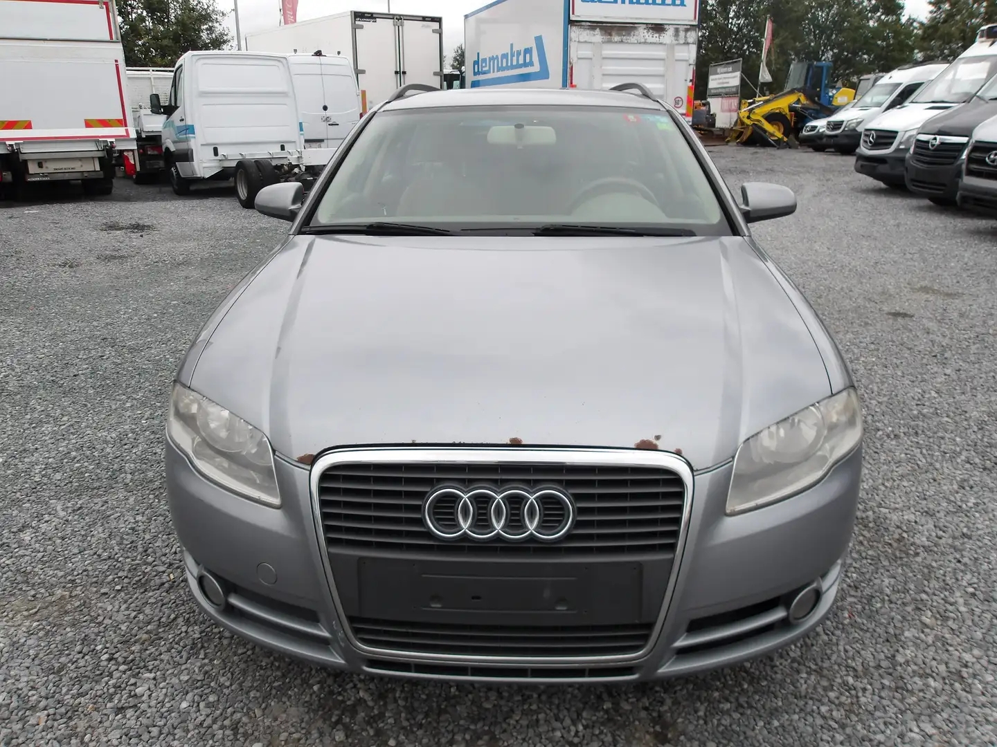 Audi A4 Break (931) Grau - 2
