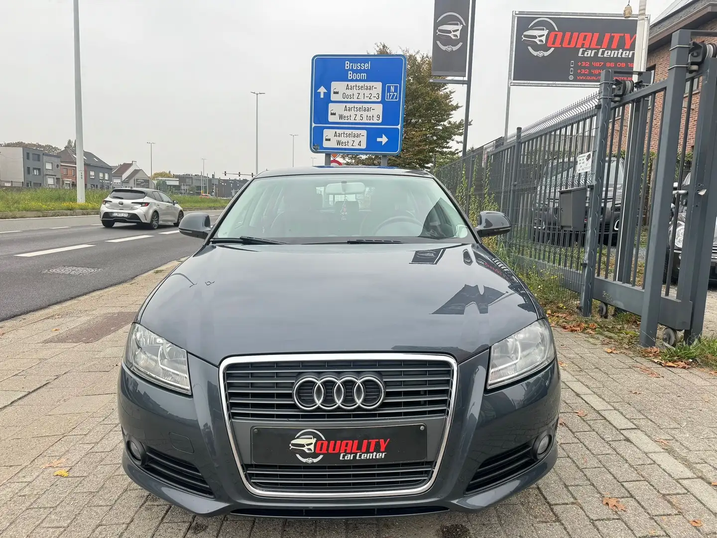 Audi A3 1.6 TDI Sportback DPF S tronic  137000 km automaat Gris - 2