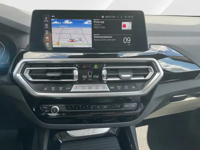 BMW X3 view 10