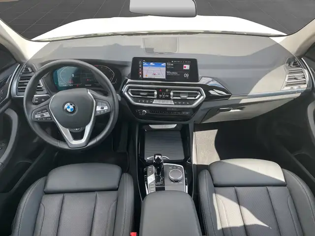 BMW X3 view 8