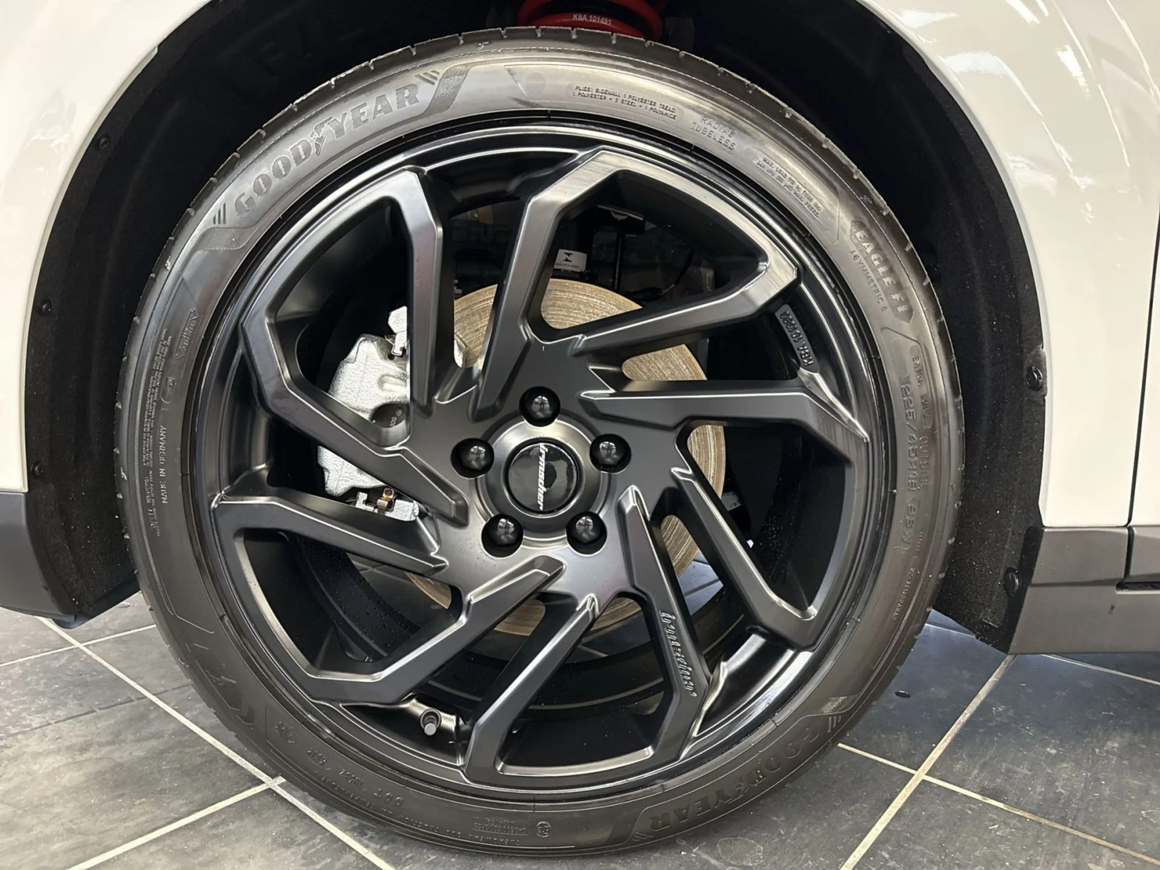 Leapmotor B10 DESIGN PROMAX Dynamic — photo 11