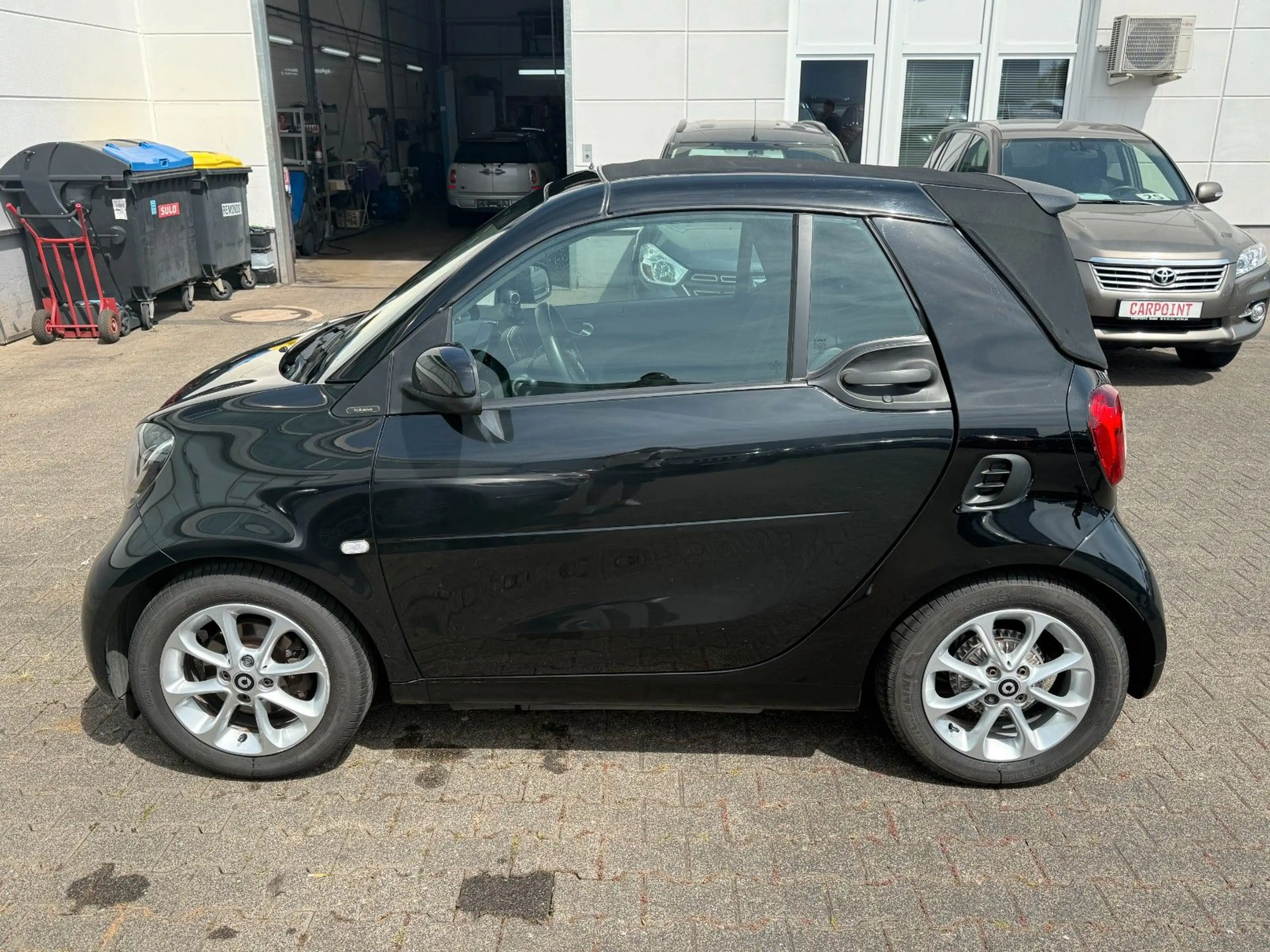smart forTwo cabrio 90PS /CABRIO/KLIMA/NAVI/SHZ — photo 8