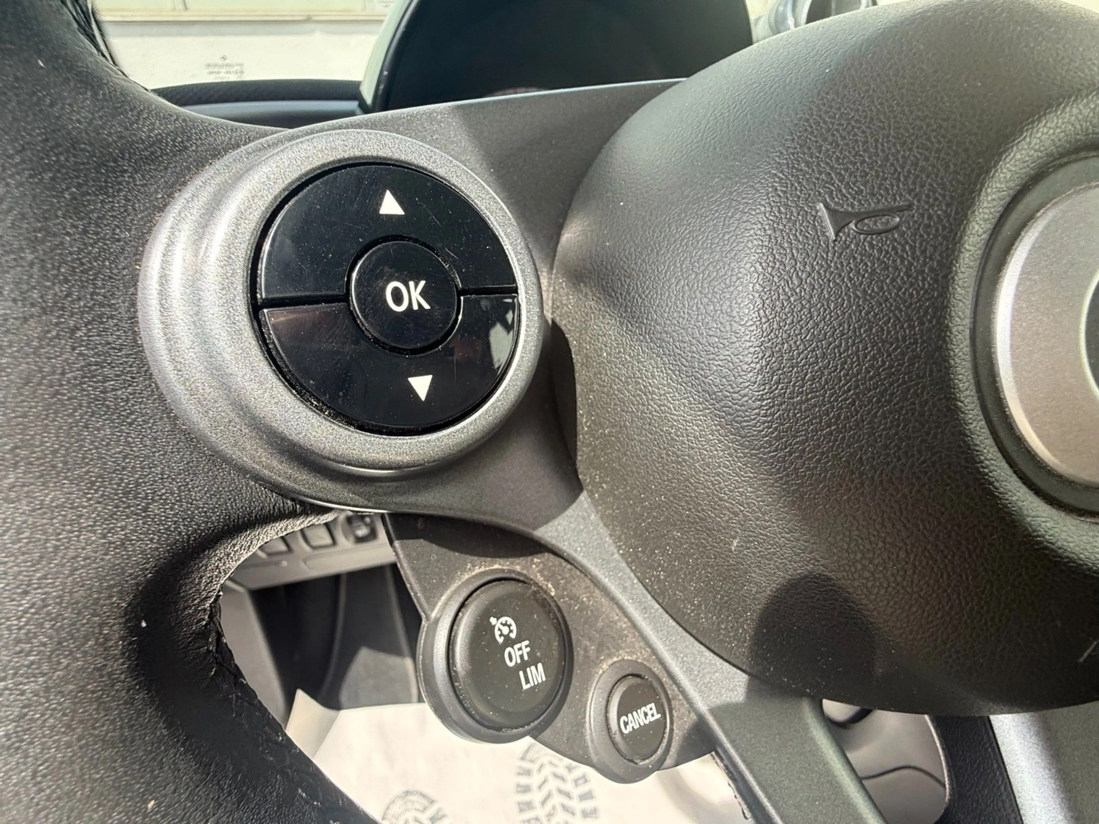 smart forTwo cabrio 90PS /CABRIO/KLIMA/NAVI/SHZ — photo 15