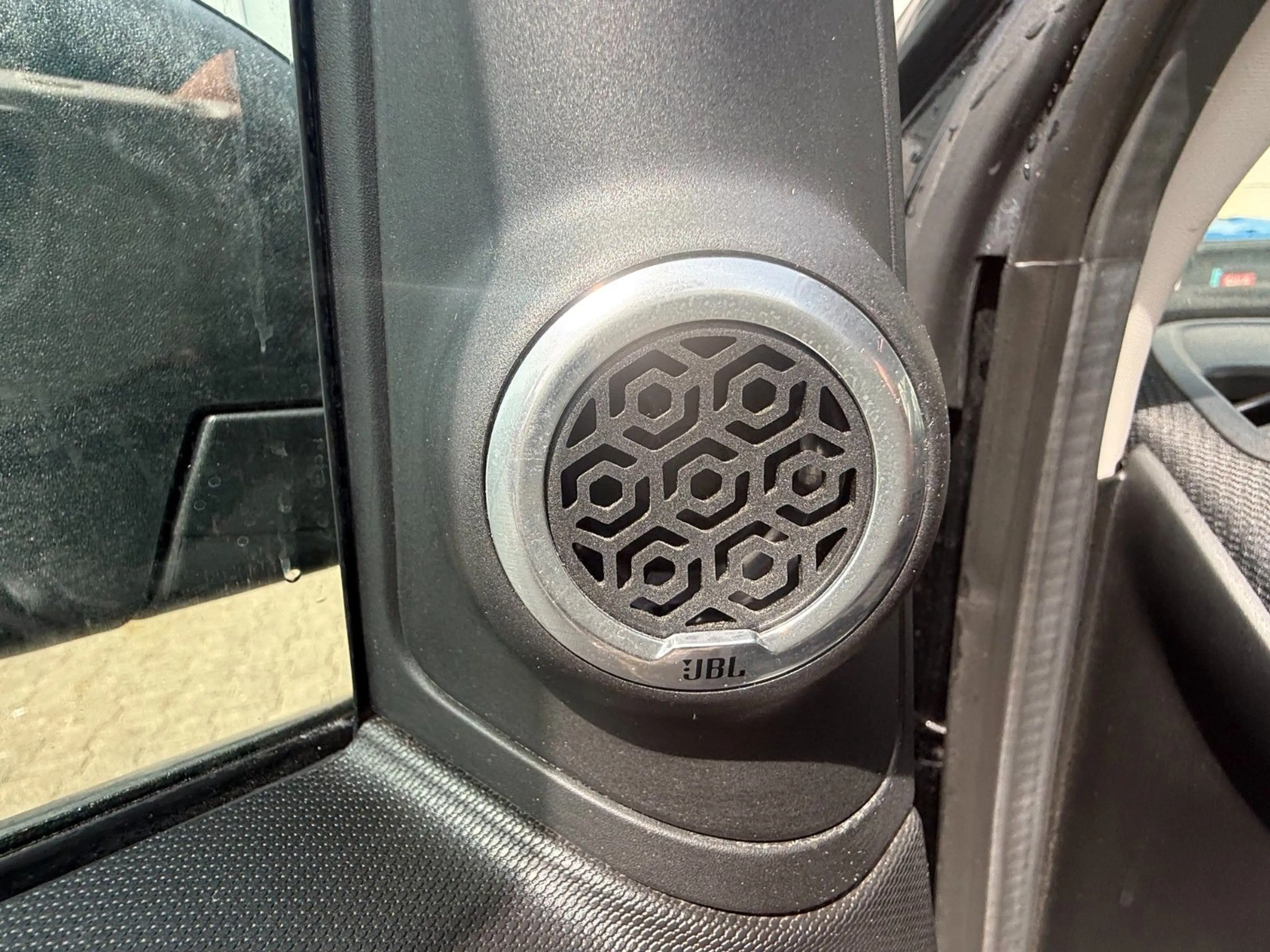 smart forTwo cabrio 90PS /CABRIO/KLIMA/NAVI/SHZ — photo 11