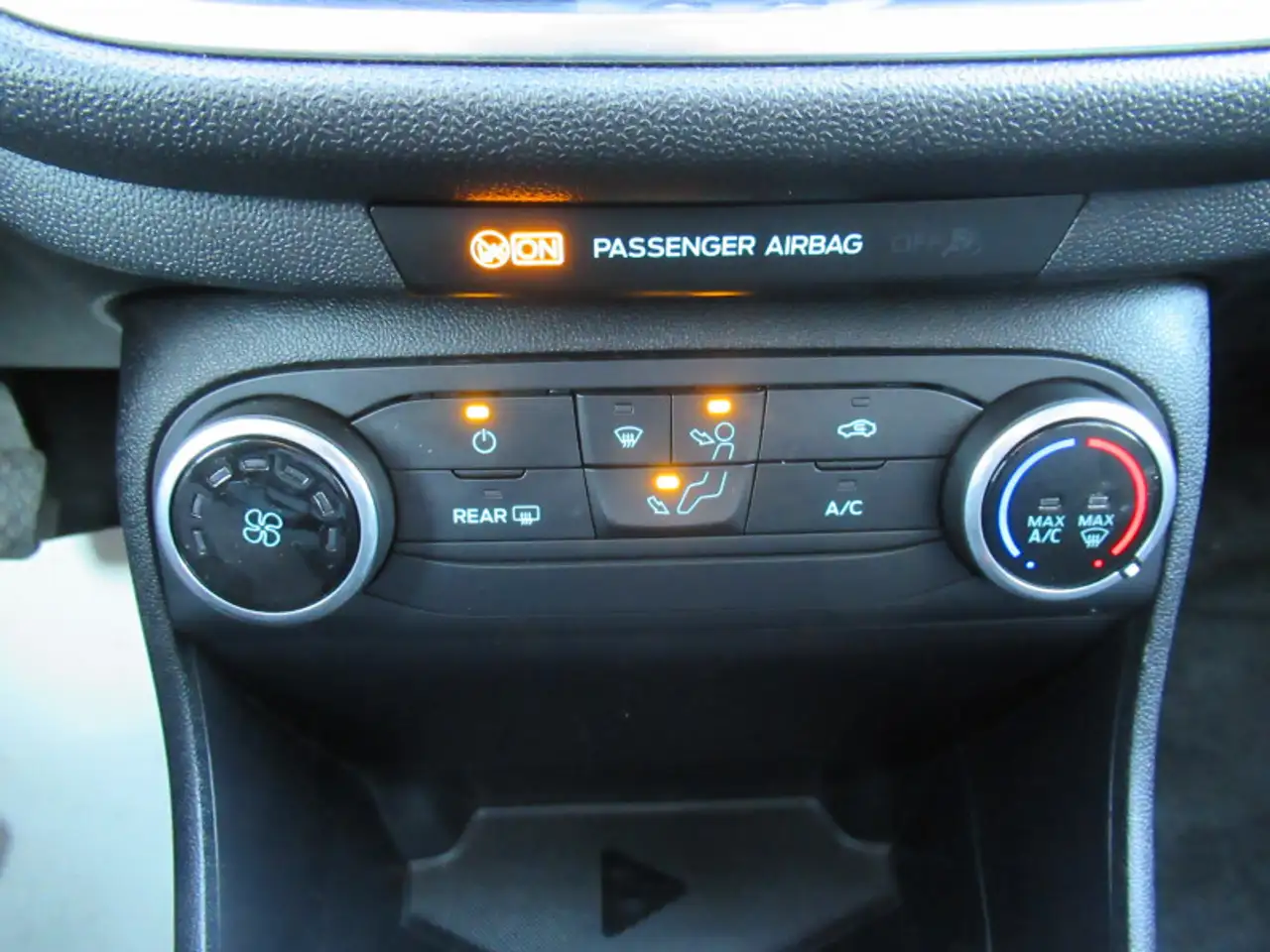 Ford Fiesta 5 portes — photo 12