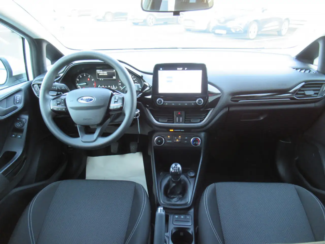 Ford Fiesta 5 portes — photo 6