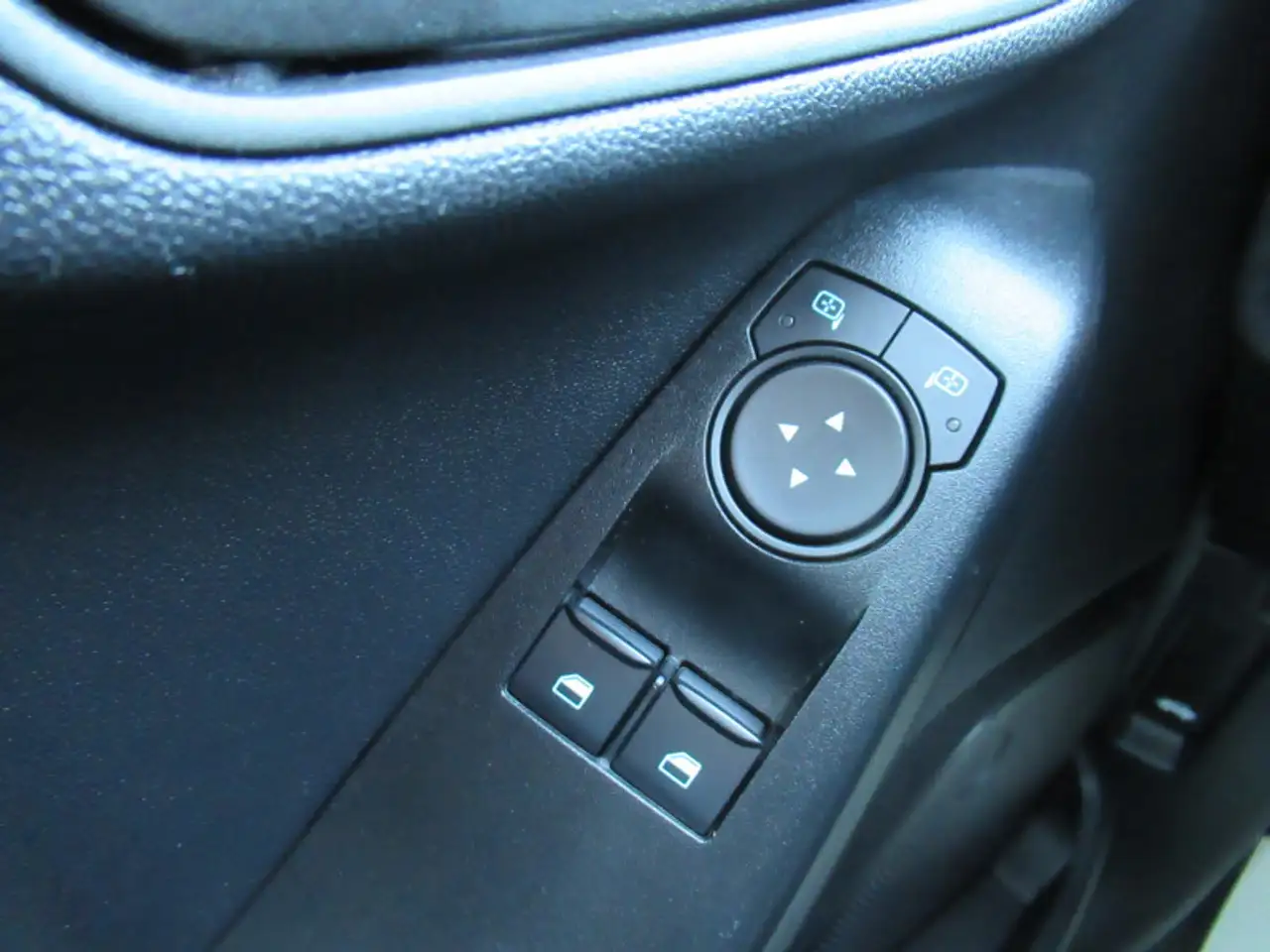 Ford Fiesta 5 portes — photo 13