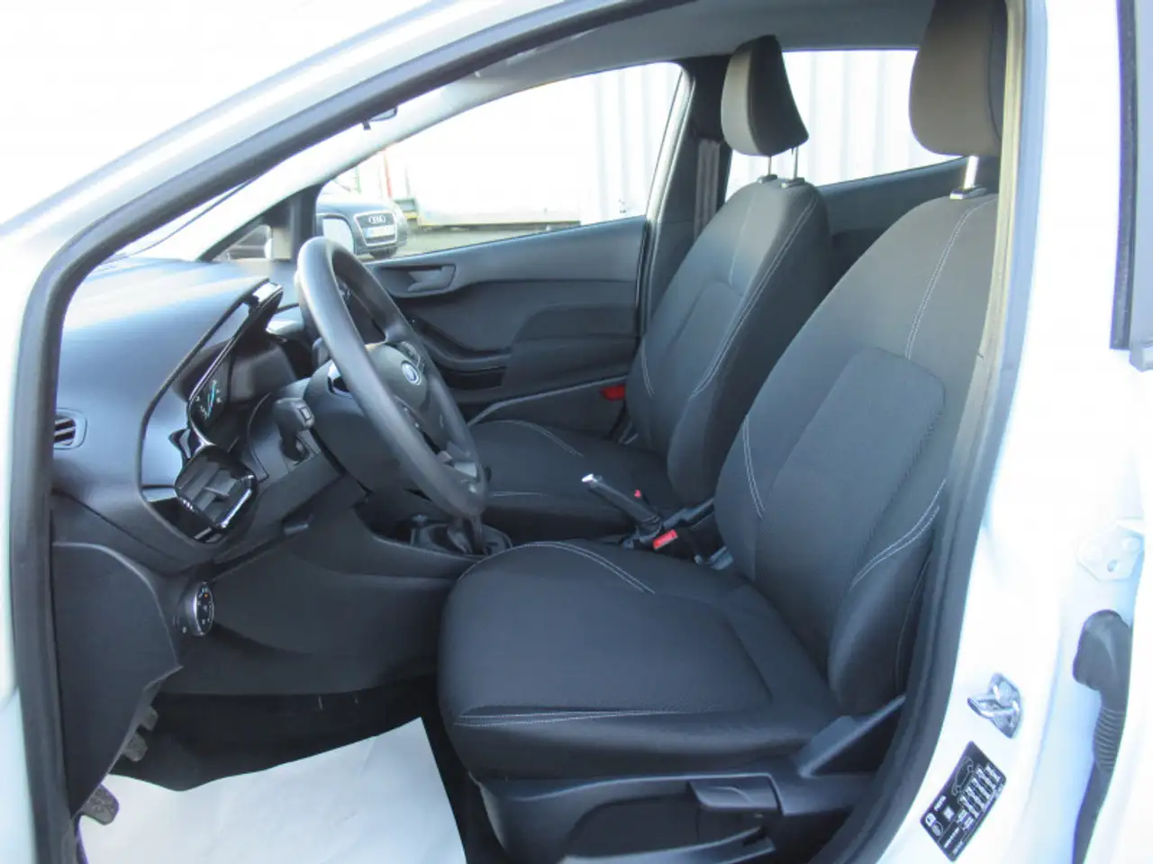 Ford Fiesta 5 portes — photo 7