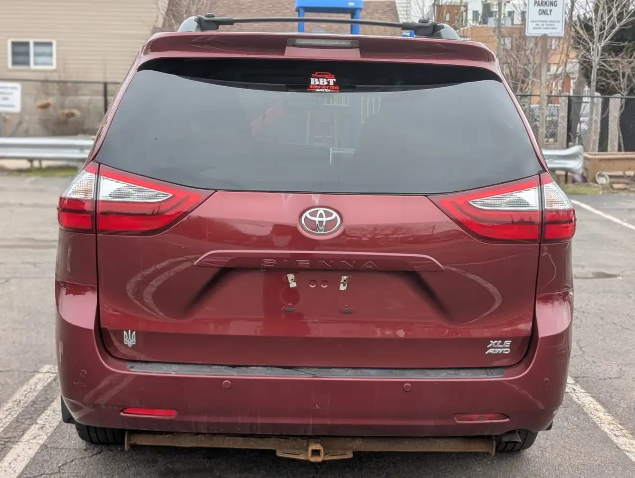 Toyota Sienna снимка Toyota Sienna
