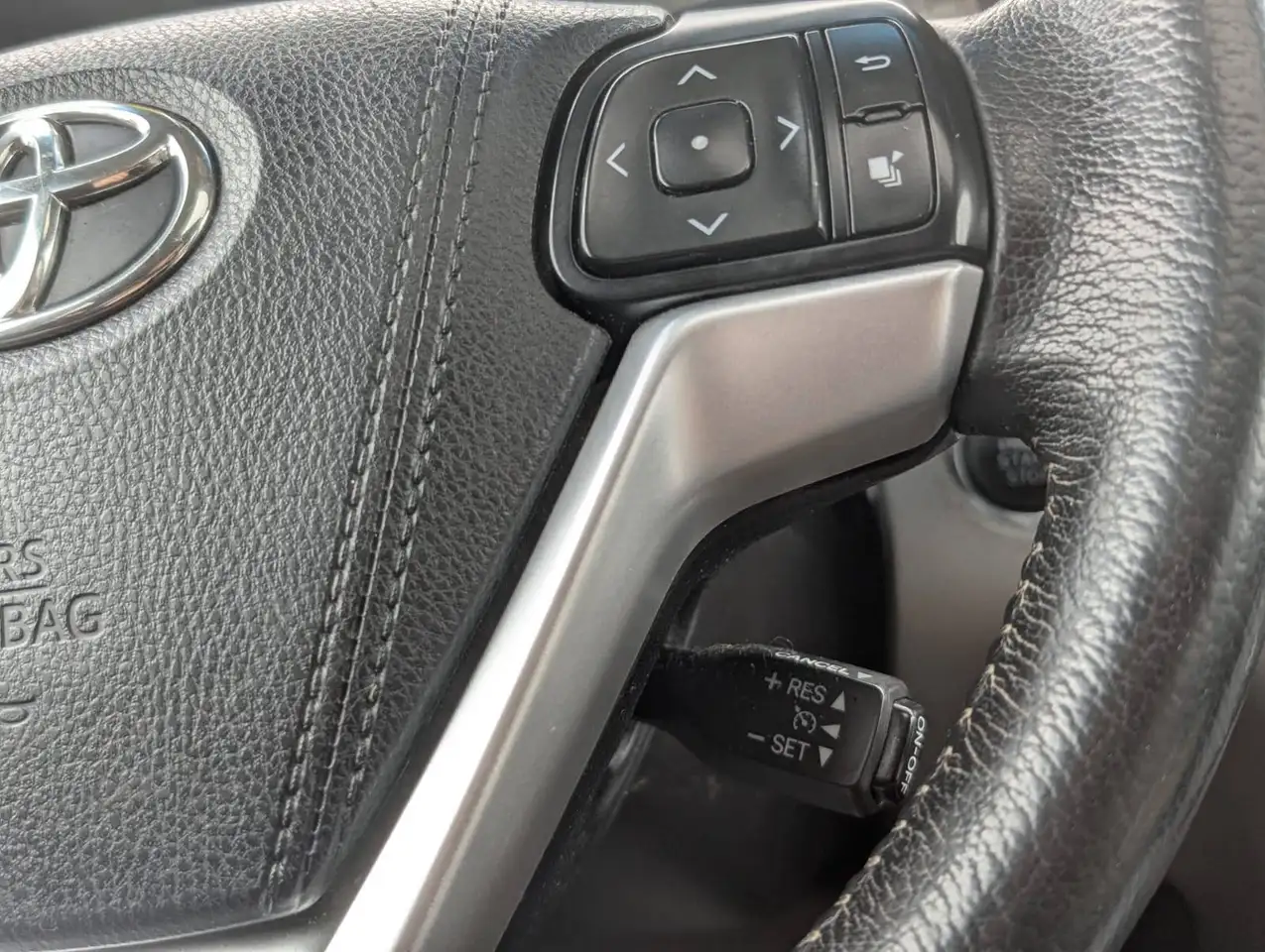 Toyota Sienna снимка Toyota Sienna