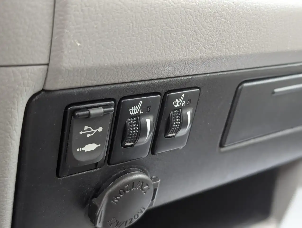 Toyota Sienna снимка Toyota Sienna