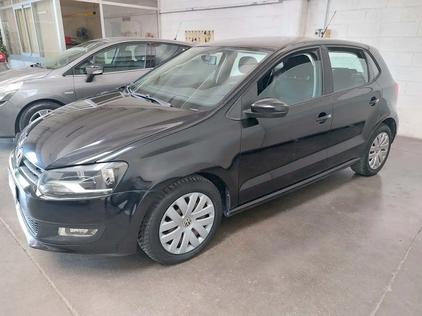 Volkswagen Polo 5p 1.4 Comfortline 85CV METANO Negro - 1