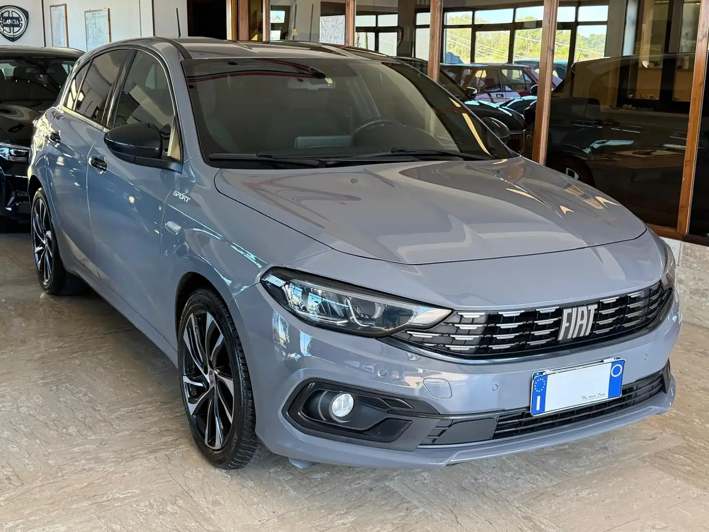 Fiat Tipo New 1.6 M.JET 130 cv. 5 porte CITY SPORT Gris - 2
