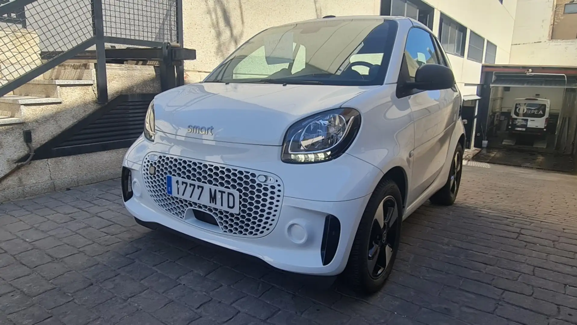smart forTwo Cabrio EQ Passion Blanco - 2
