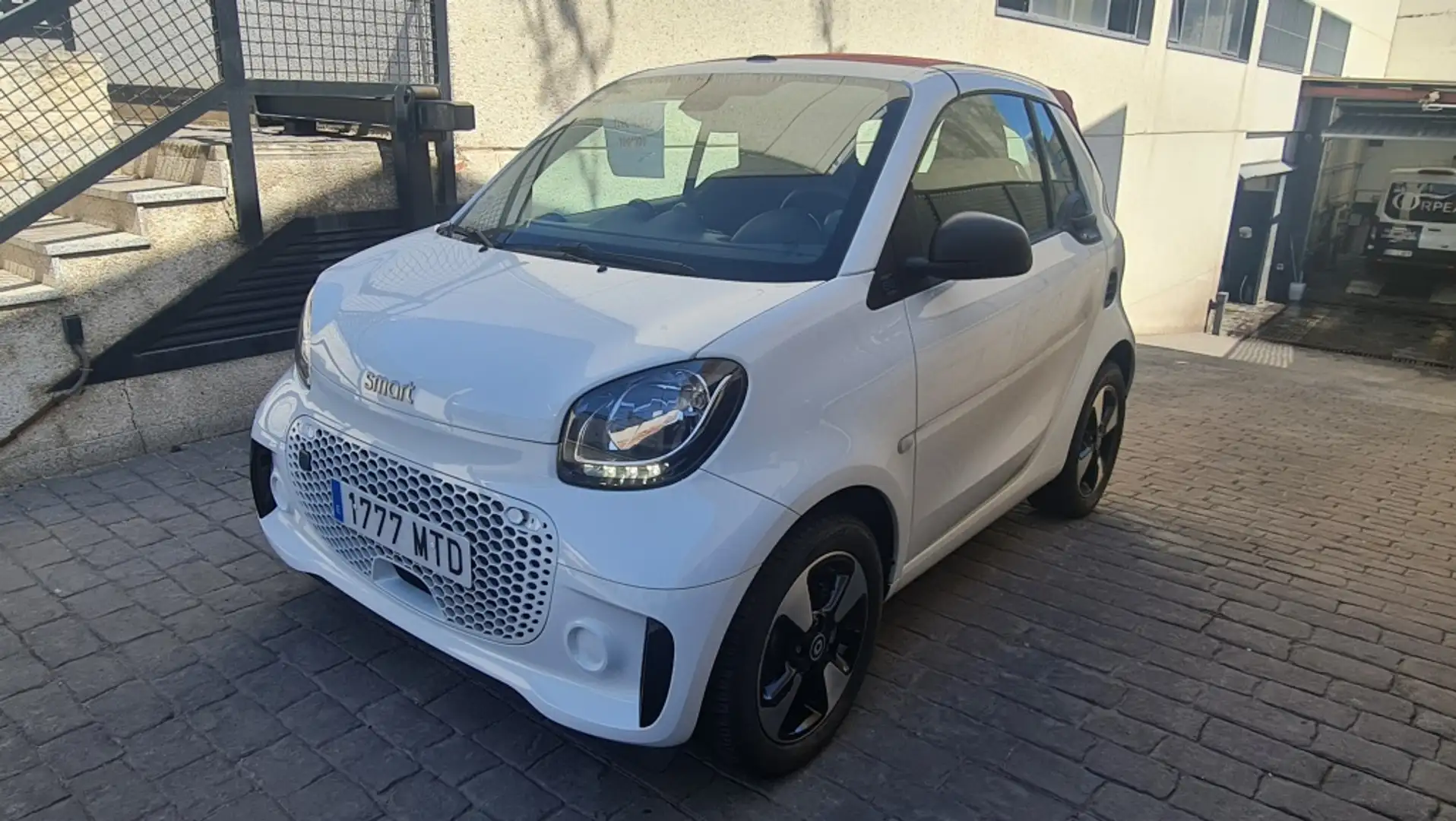 smart forTwo Cabrio EQ Passion Blanco - 1
