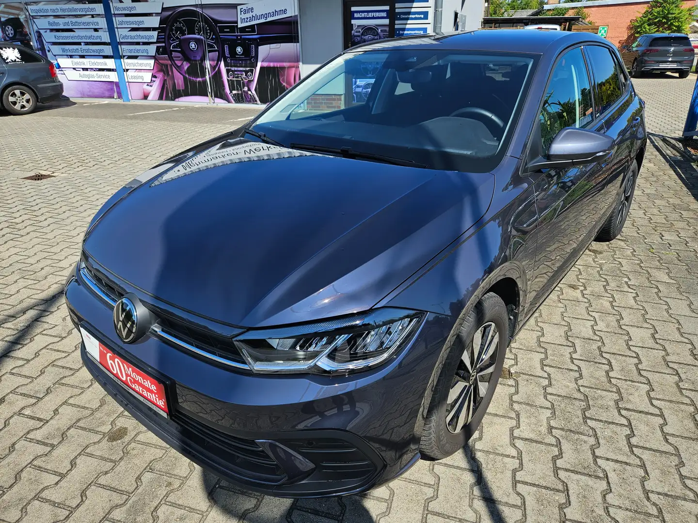 Volkswagen Polo Move Gris - 2