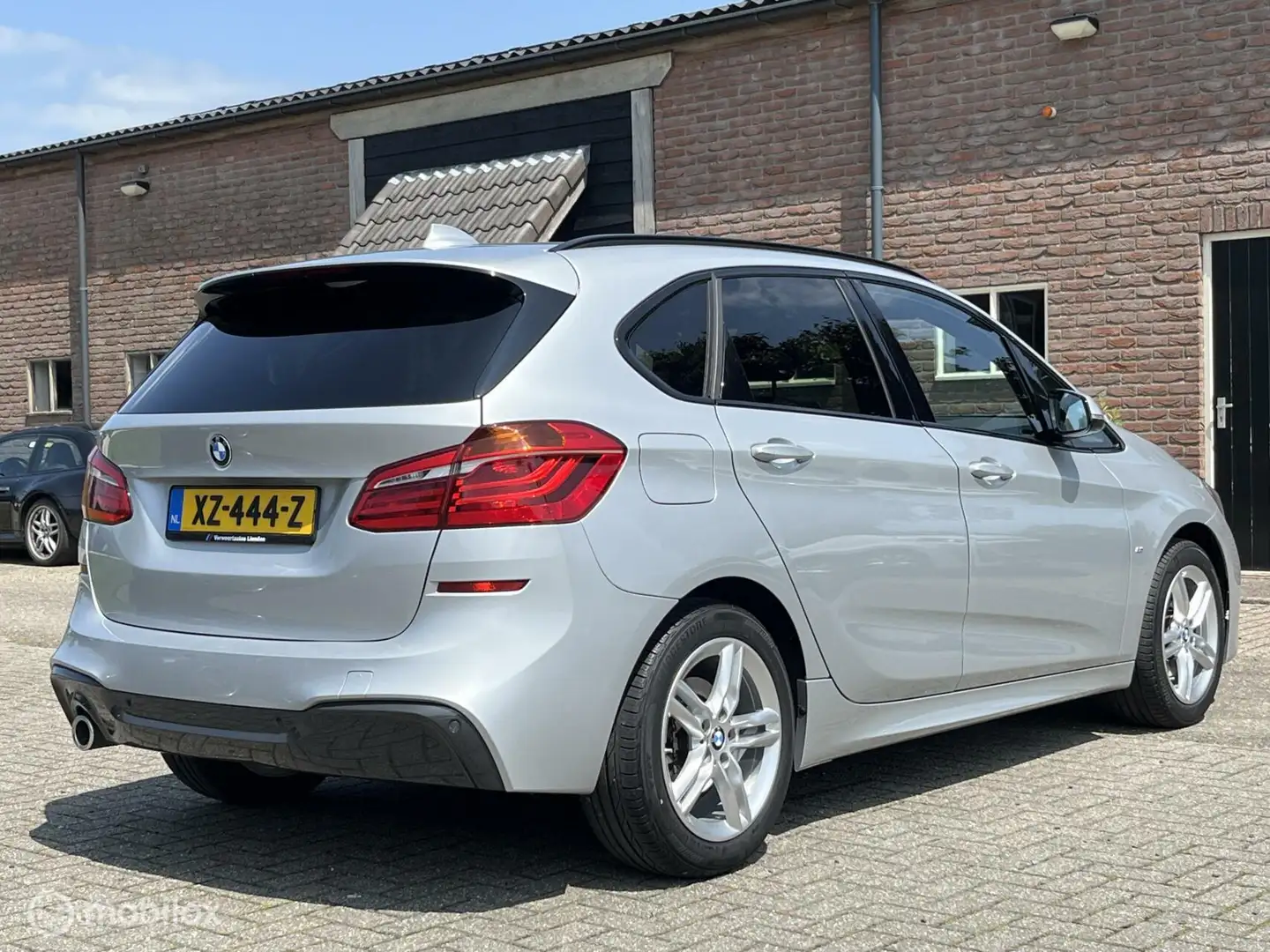 BMW 218 2-serie Active Tourer 218i High Executive M-Sport Grijs - 2